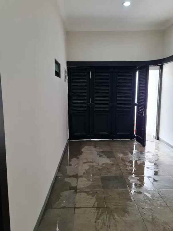 rumah di jatiwaringin pondokgede bekasi baru renovasi