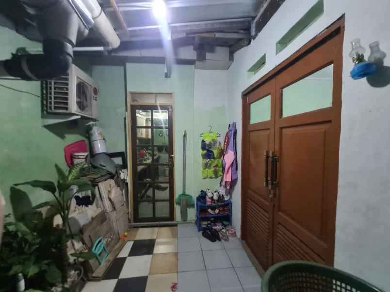 rumah di jl panti asuhan pondok aren tangerang selatan