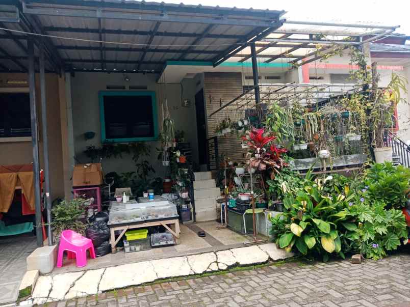 rumah di komplek bukit taman asri sariwangi