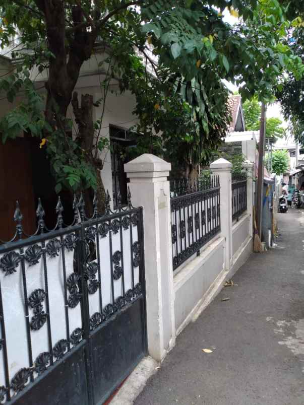 rumah di radio dalam jaksel