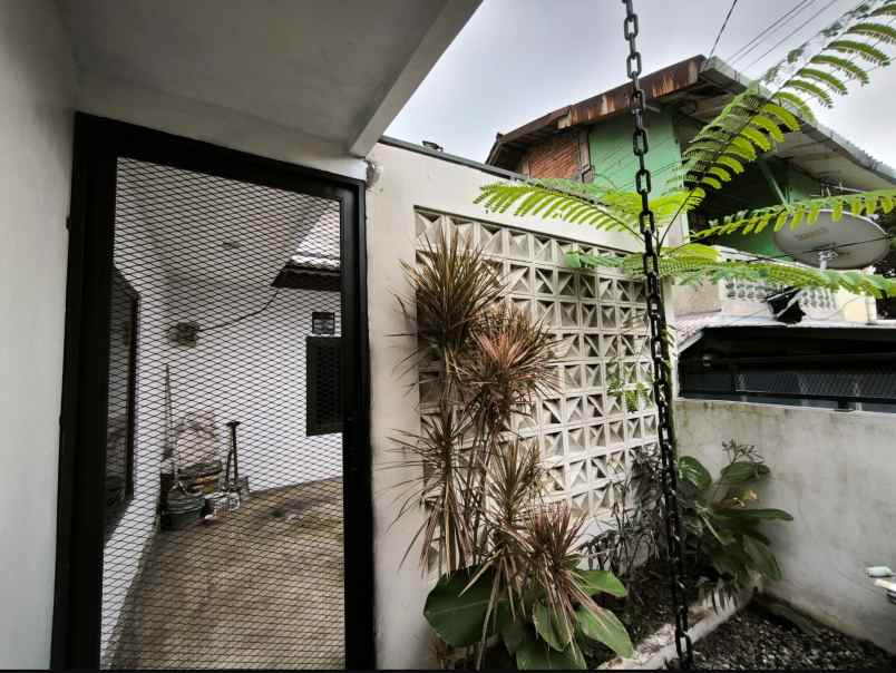 rumah di tengah kota bogor semi furnished