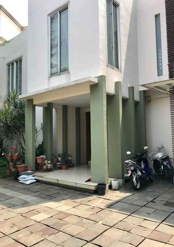 rumah di tulodong jakarta selatan