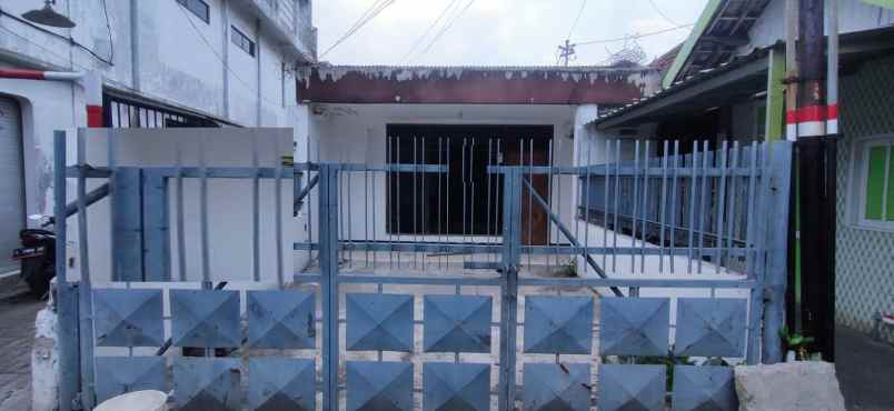 rumah dijual petemon timur surabaya pusat