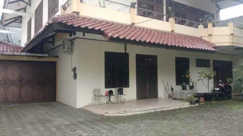 rumah dijual strategis pinggir jalan di kebayoran baru