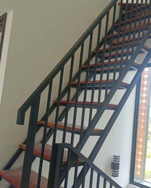 rumah disewakan cluster mahakam jakarta garden city