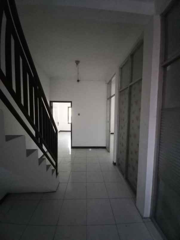 rumah disewakan joyoboyo wonokromo surabaya 2 lantai