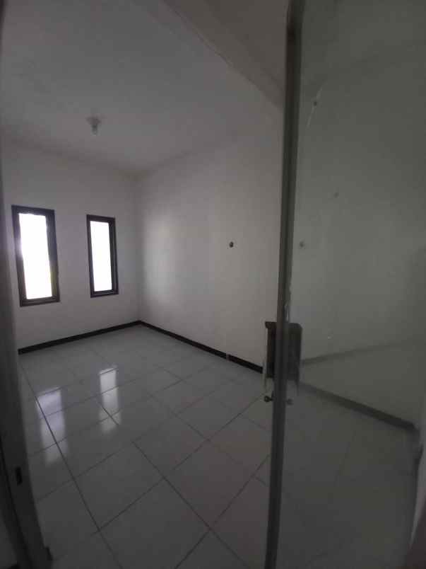 rumah disewakan joyoboyo wonokromo surabaya 2 lantai