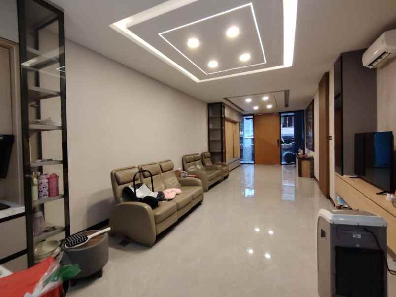 rumah furnished 3 lantai di puri indah jakarta barat