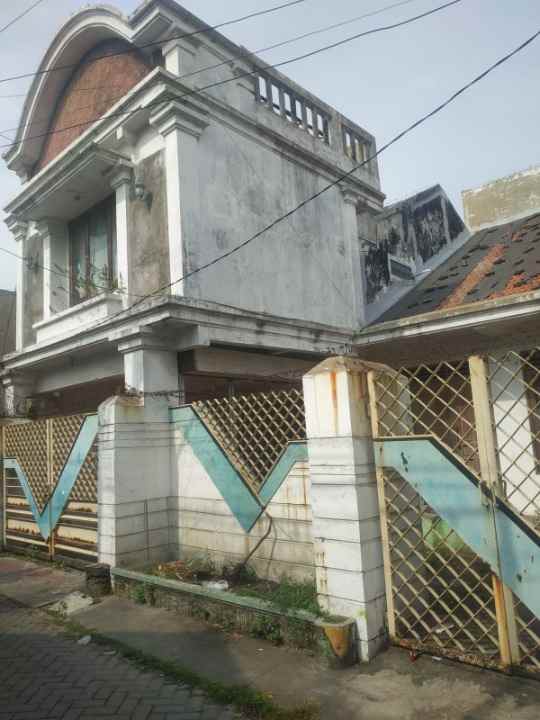 rumah hitung tanah strategis di tengah kota