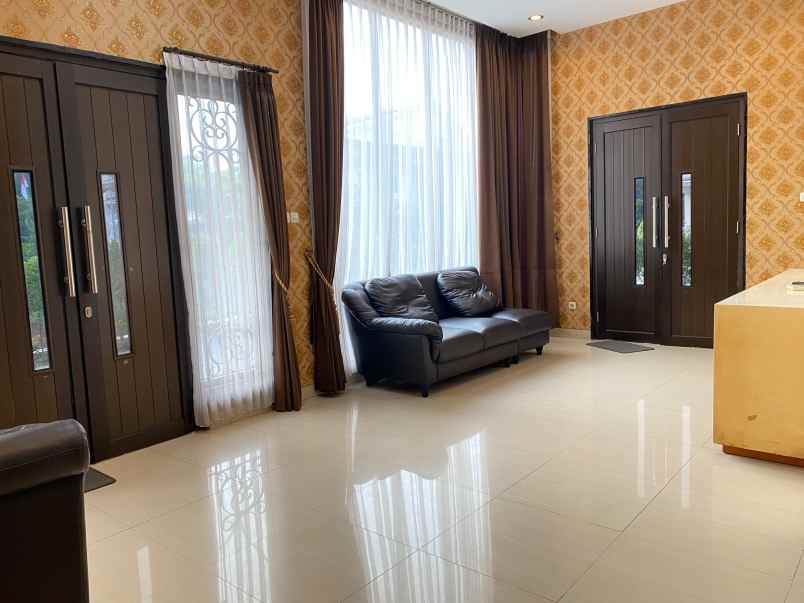 rumah hook di the green bsd dijual cepat bu