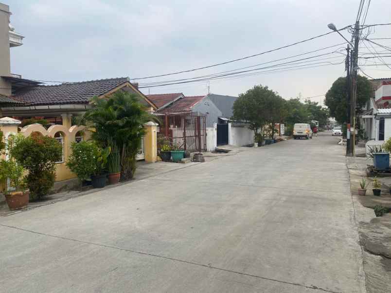 rumah hook murah 2 lantai kota harapan indah bekasi