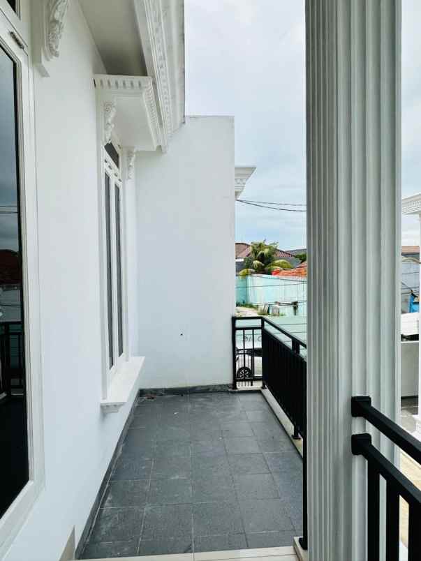 rumah klasik modern siap huni di ciputat tangsel