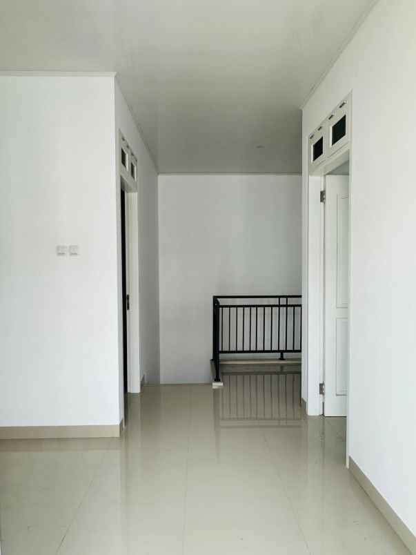 rumah klasik modern siap huni di ciputat tangsel