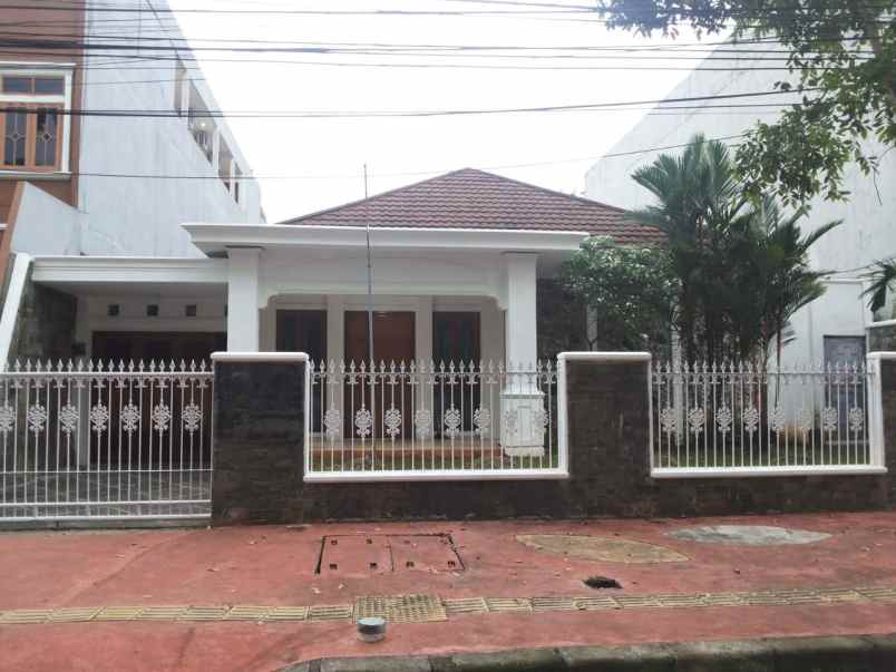 rumah luas 513m 4 1kt cempaka putih jakarta pusat