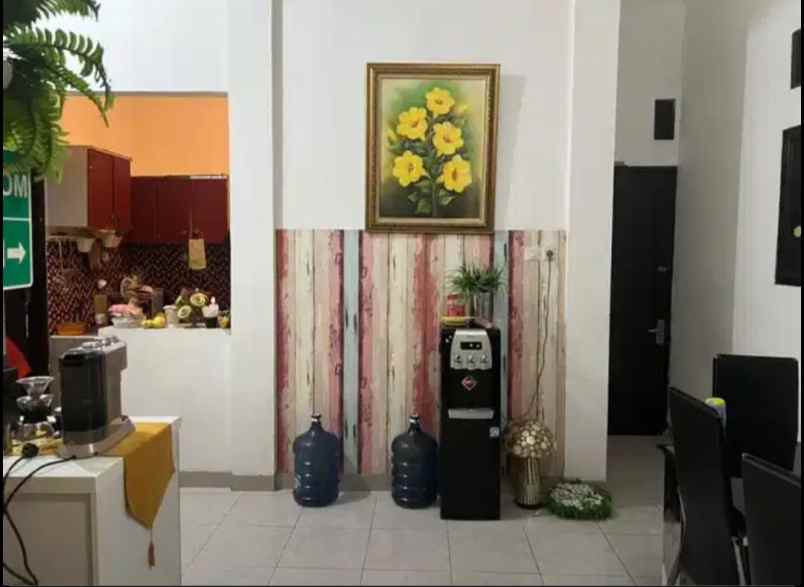 rumah mewah 2 lantai di jatiwaringin cantik nyaman