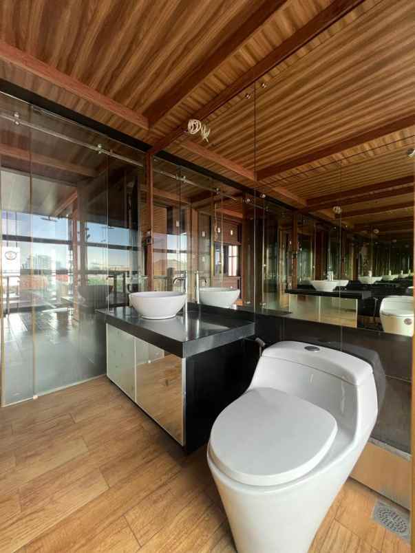 rumah mewah 3 lantai lift di pejaten harga spesial