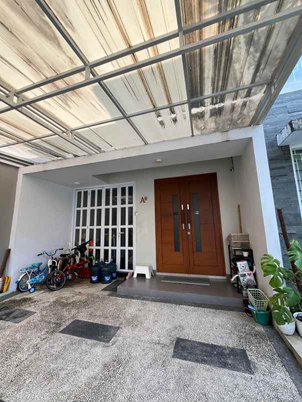 rumah mewah full furnished siap huni di sleman