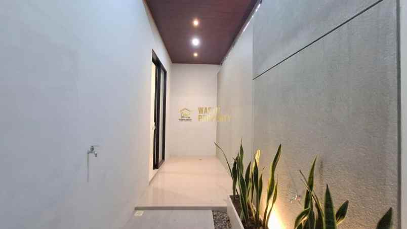 rumah mewah minimalis dekat jalan kaliurang kampus uii