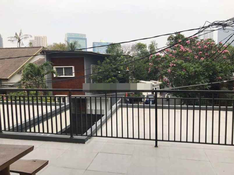 rumah mewah minimalis di jalan dwijaya kebayoran baru