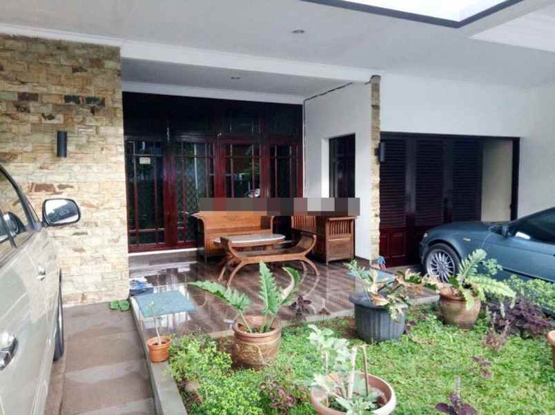 rumah mewah minimalis di jalan dwijaya kebayoran baru