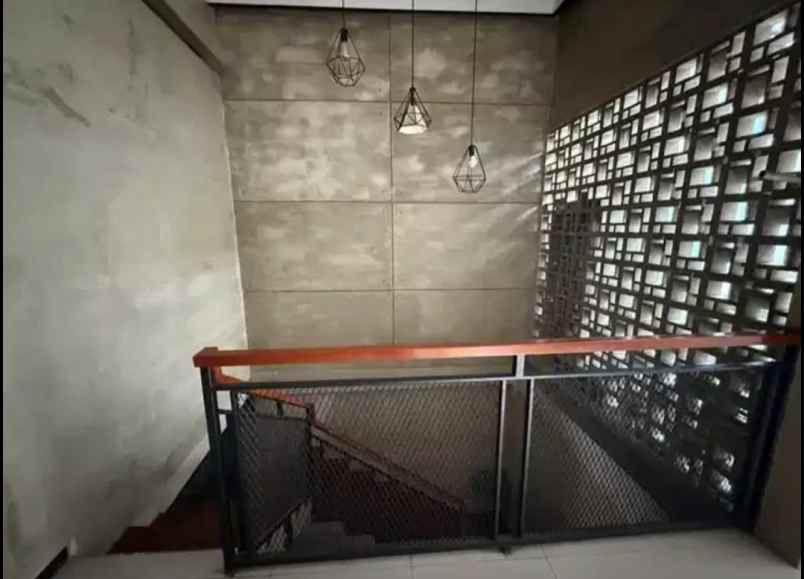 rumah mewah modern 2 lantai di pondok cikunir indah