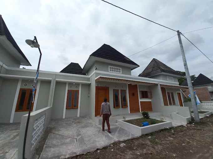 rumah modern minimalis dekat candi prambanan