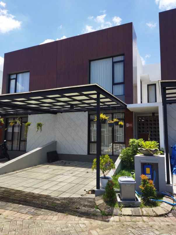 rumah modern siap huni free furnish di malang