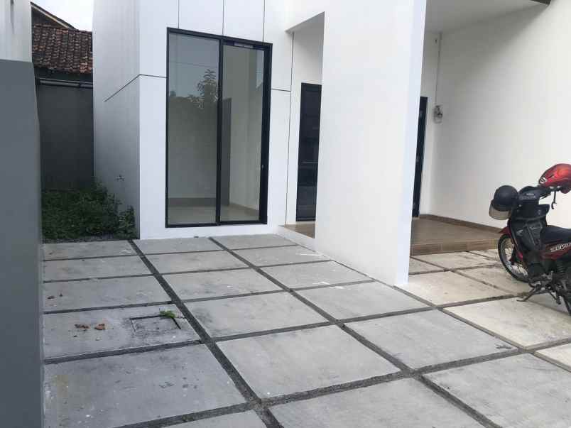 rumah modern smart home furnished dekat polres sleman