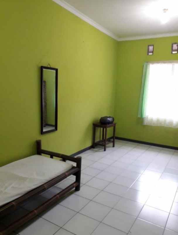 rumah murah siap huni dengan tanah luas