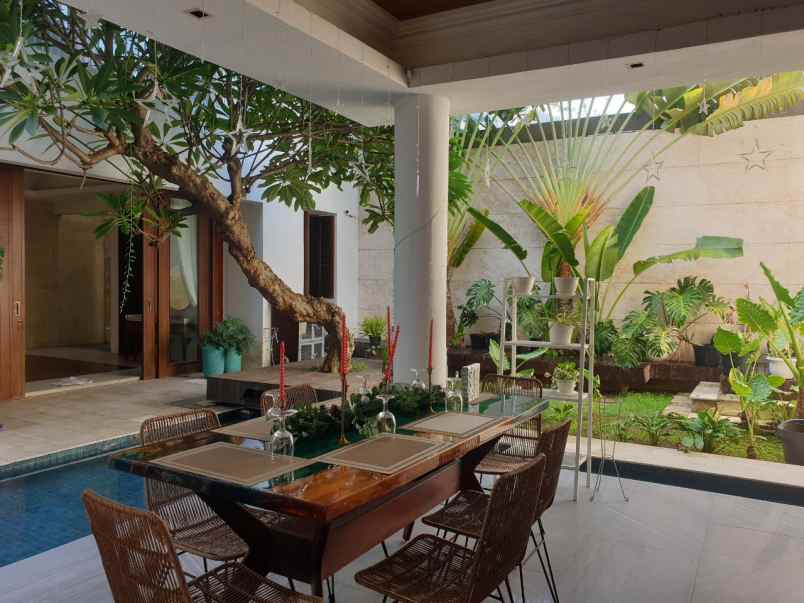 rumah pakuwon city villa royal minimalis siap huni