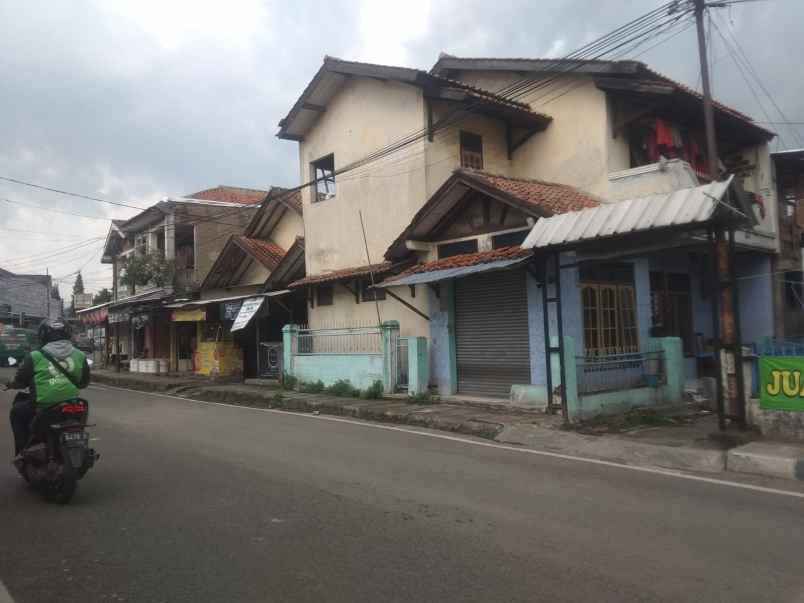 rumah pojok tengah belakang cimall cocok untuk usaha