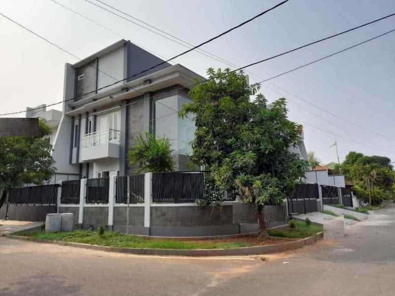 rumah pulomas jakarta timur