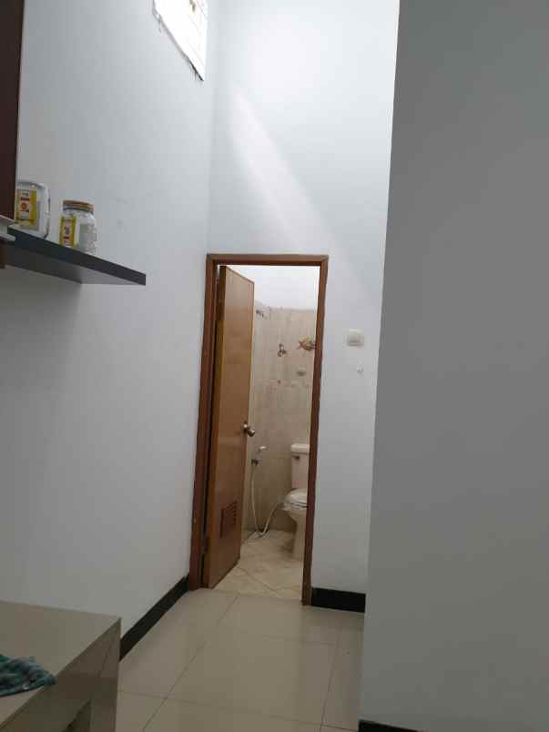 rumah second 1 5 lt dalam cluster di beji depok