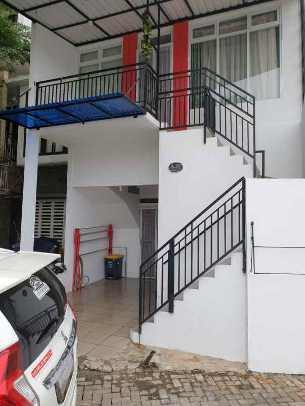 rumah second 1 5 lt dalam cluster di beji depok