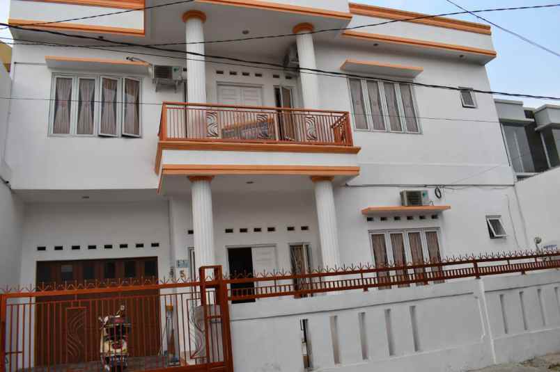 rumah second 2 lantai 3 3 milyar di pancoran mas depok