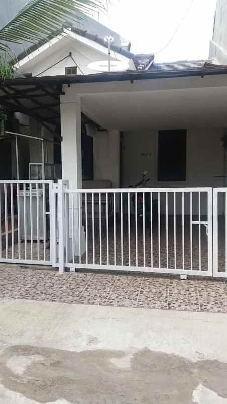 rumah second 950 juta dalam cluster di ciputat