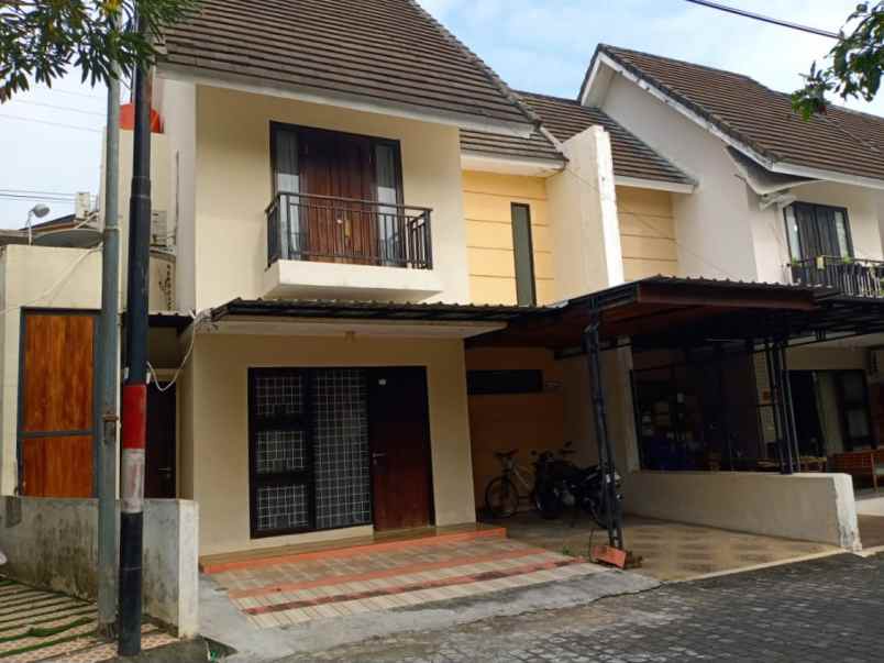 rumah second full furnish padma di bantul