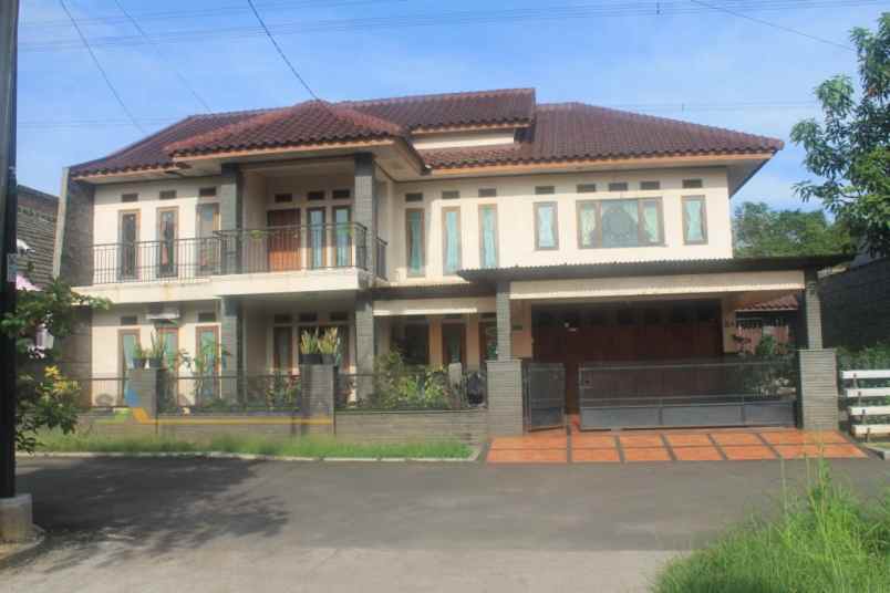 rumah second mewah dan luas di mampang indah depok