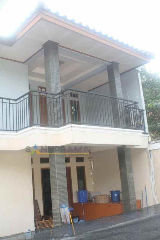 rumah second mewah dan luas di mampang indah depok