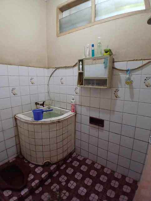 rumah second strategis dekat mall dtc di mampang depok