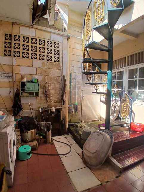 rumah second strategis dekat mall dtc di mampang depok