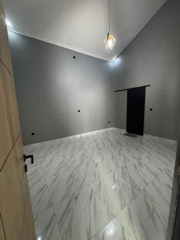 rumah second terawat di poin mas rangkapan jaya depok