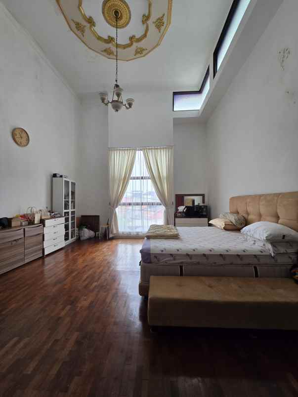 rumah second terawat non komplek di tebet jaksel