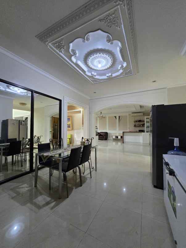 rumah second terawat non komplek di tebet jaksel