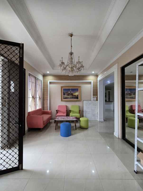 rumah second terawat non komplek di tebet jaksel