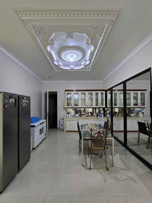 rumah second terawat non komplek di tebet jaksel