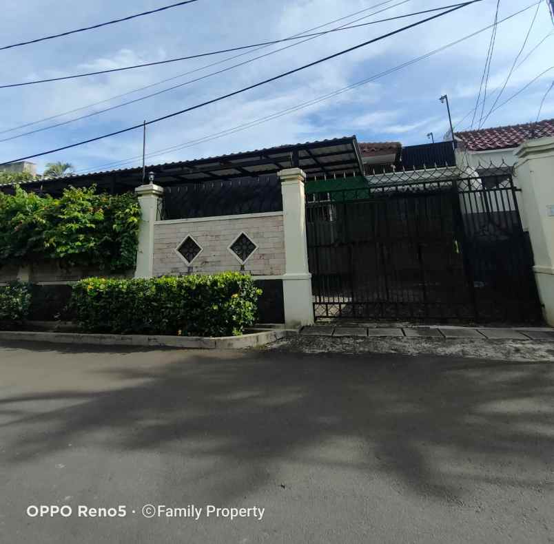 rumah secondary apik di joglo jakarta barat