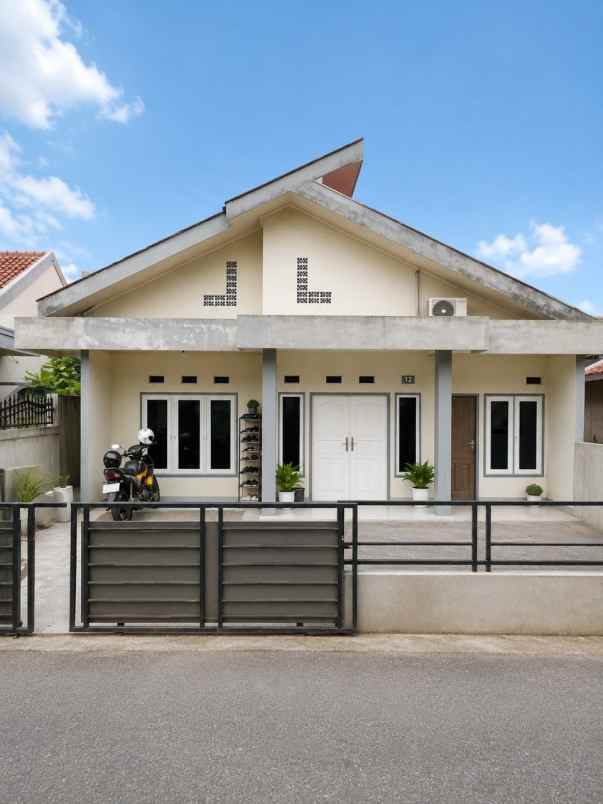 rumah secondary layak huni super strategis