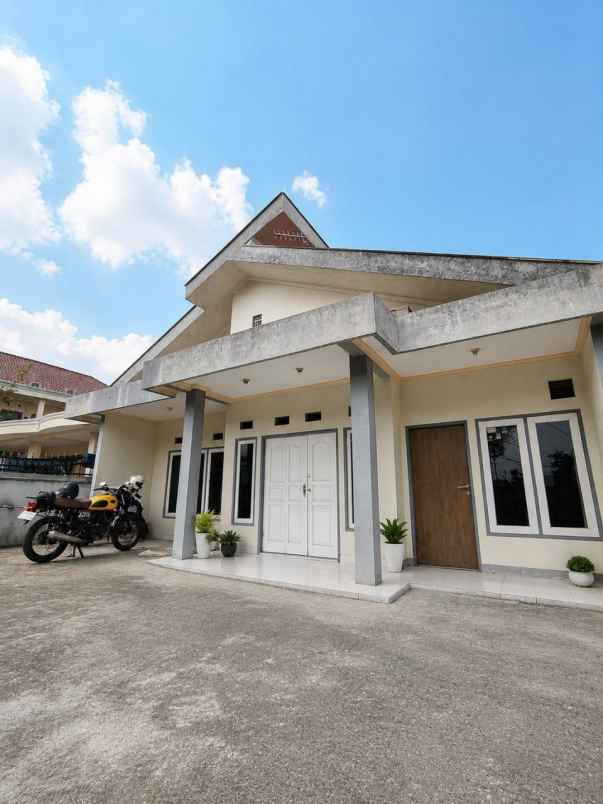 rumah secondary layak huni super strategis