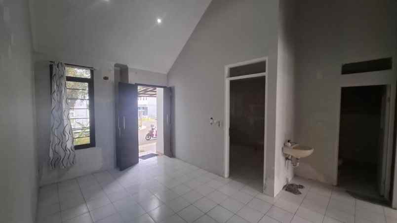 rumah sedang renovasi di sentul city bogor